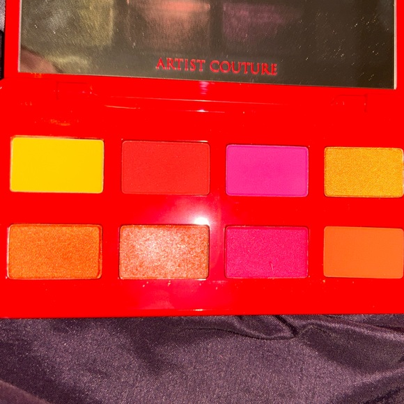 never used eyeshadow pallets - Picture 15 of 16